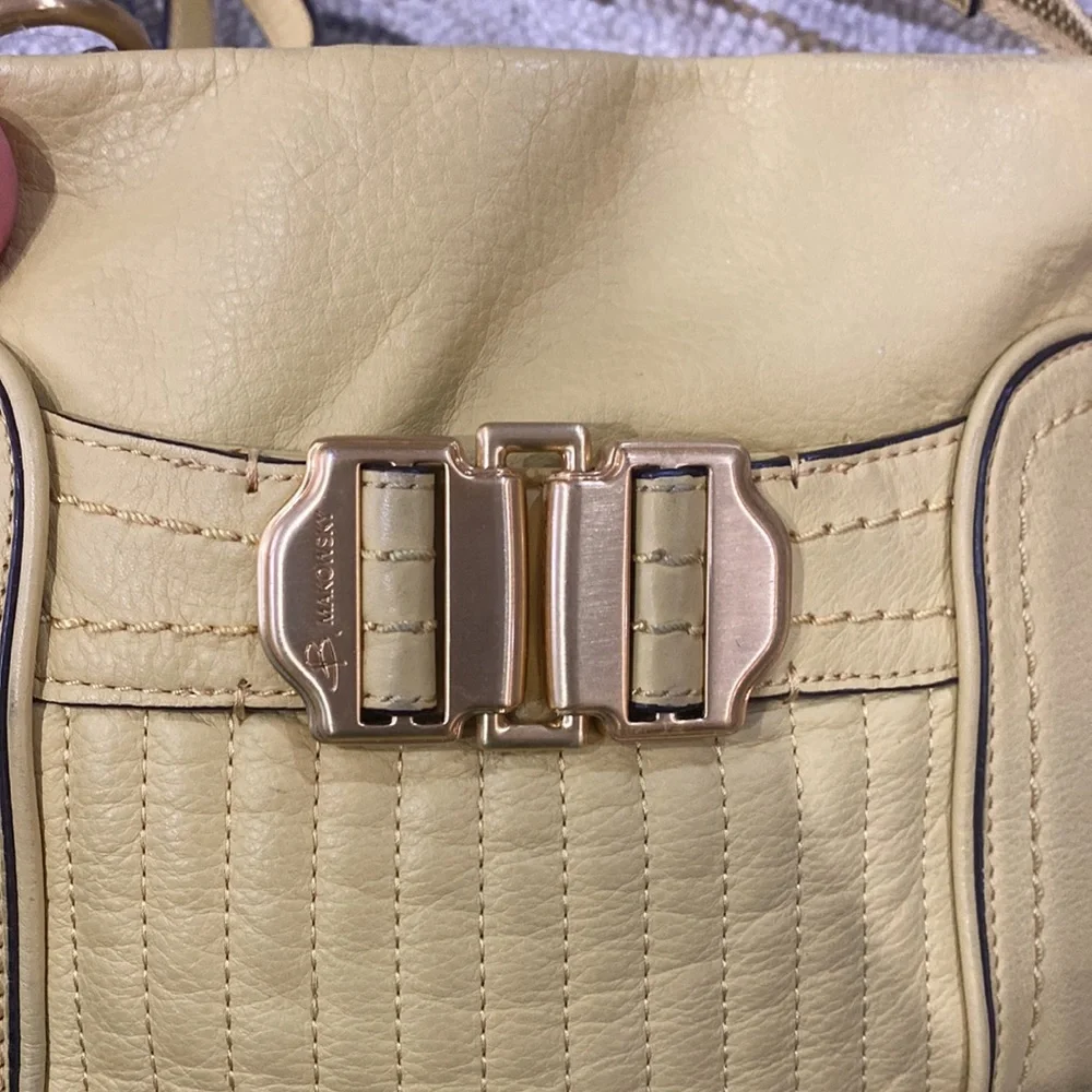 💕 B. Makowsky light yellow medium leather crossbody bag 💕